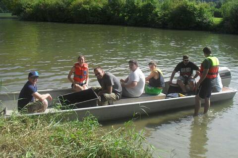 Workshop an der Erlau 2018: Teilnehmer im Boot auf der Erlau