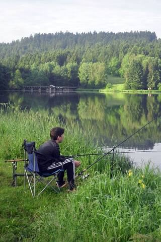 Kameradschaftsfischen 2016: Jungfischer am Angelplatz am See