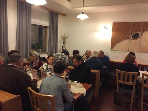 Kameradschaftsabend 2018: Gäste beim gemeinsamen Essen