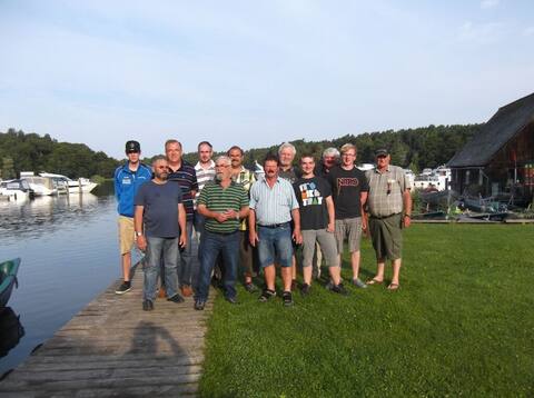 Müritz 2014: Gruppenbild der Teilnehmer am Steg