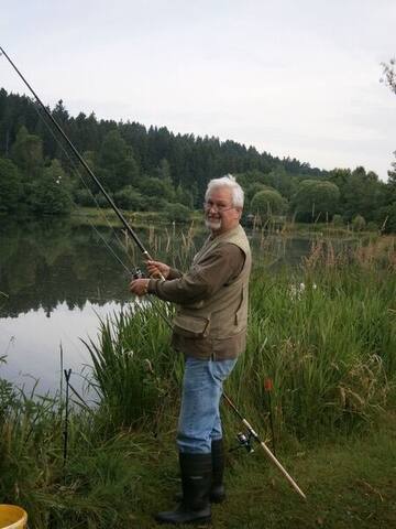 Kameradschaftsfischen 2014: Angler am Ufer